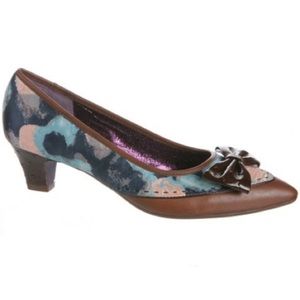 Poetic License Dear Diary Pump